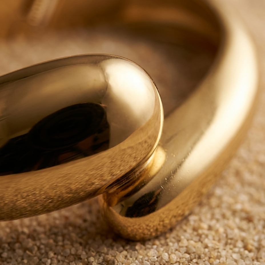 Brazalete Dorado Cruzado Nudo puesto